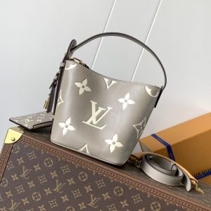 Louis Vuitton- All in BB (16*18*12cm)